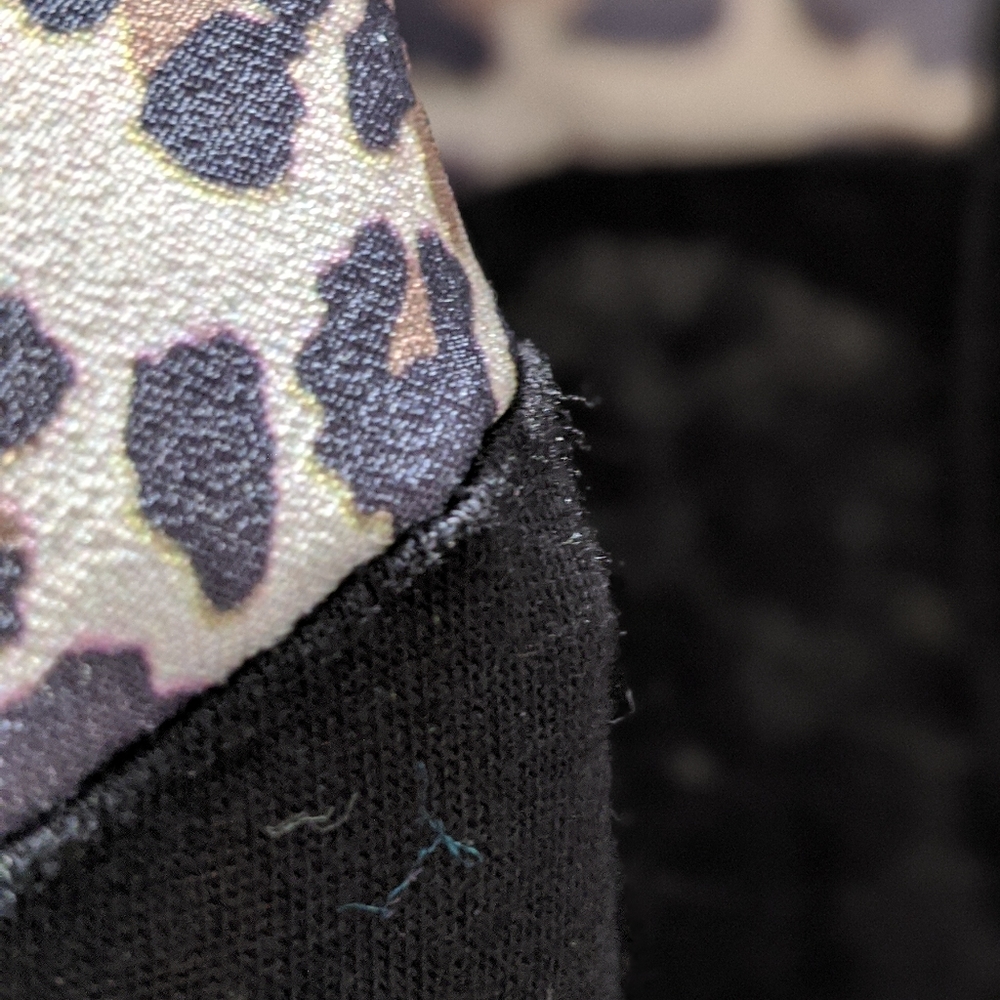 💓Cache Leopard Printed Top - Picture 4 of 4